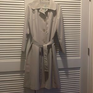 Coat🧥 by Jerold! True Vintage trench coat style